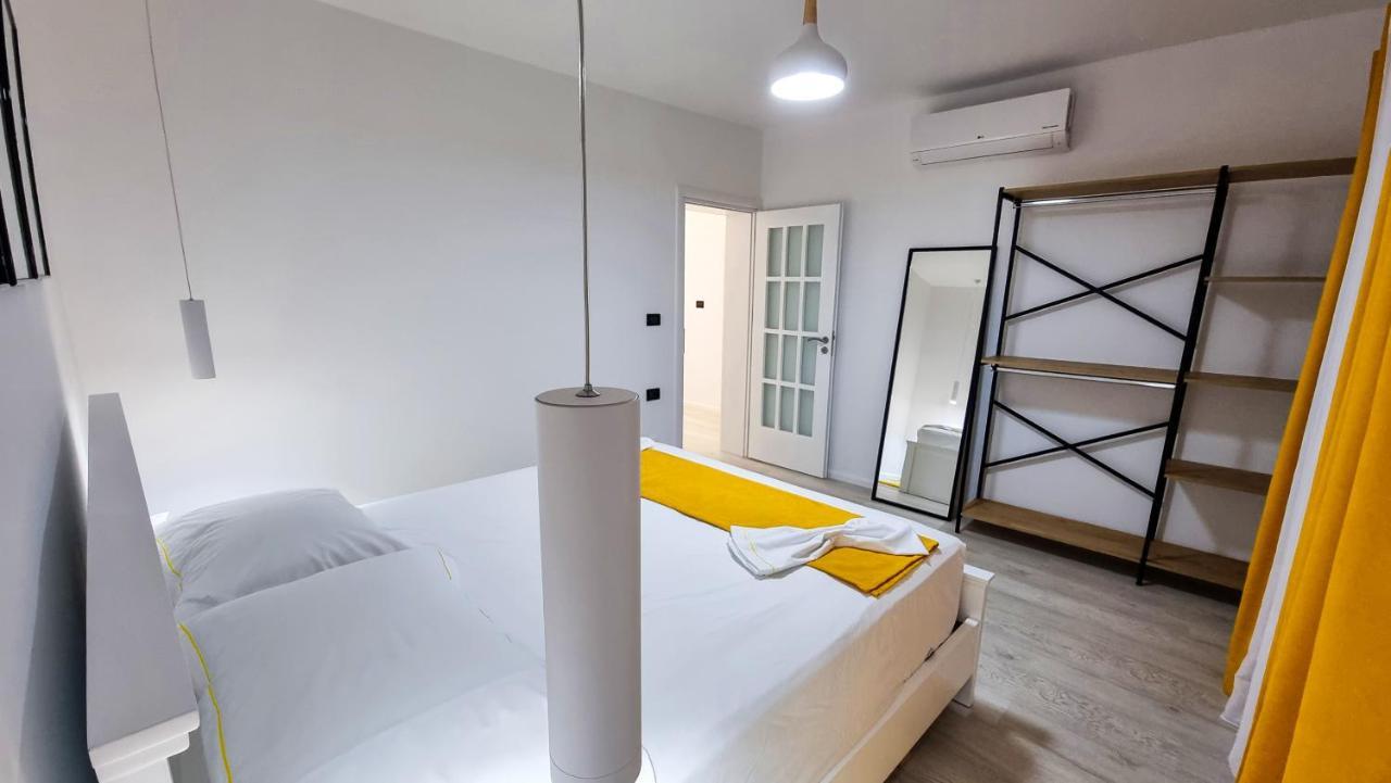'The Yellow' Condo Berat Exterior photo