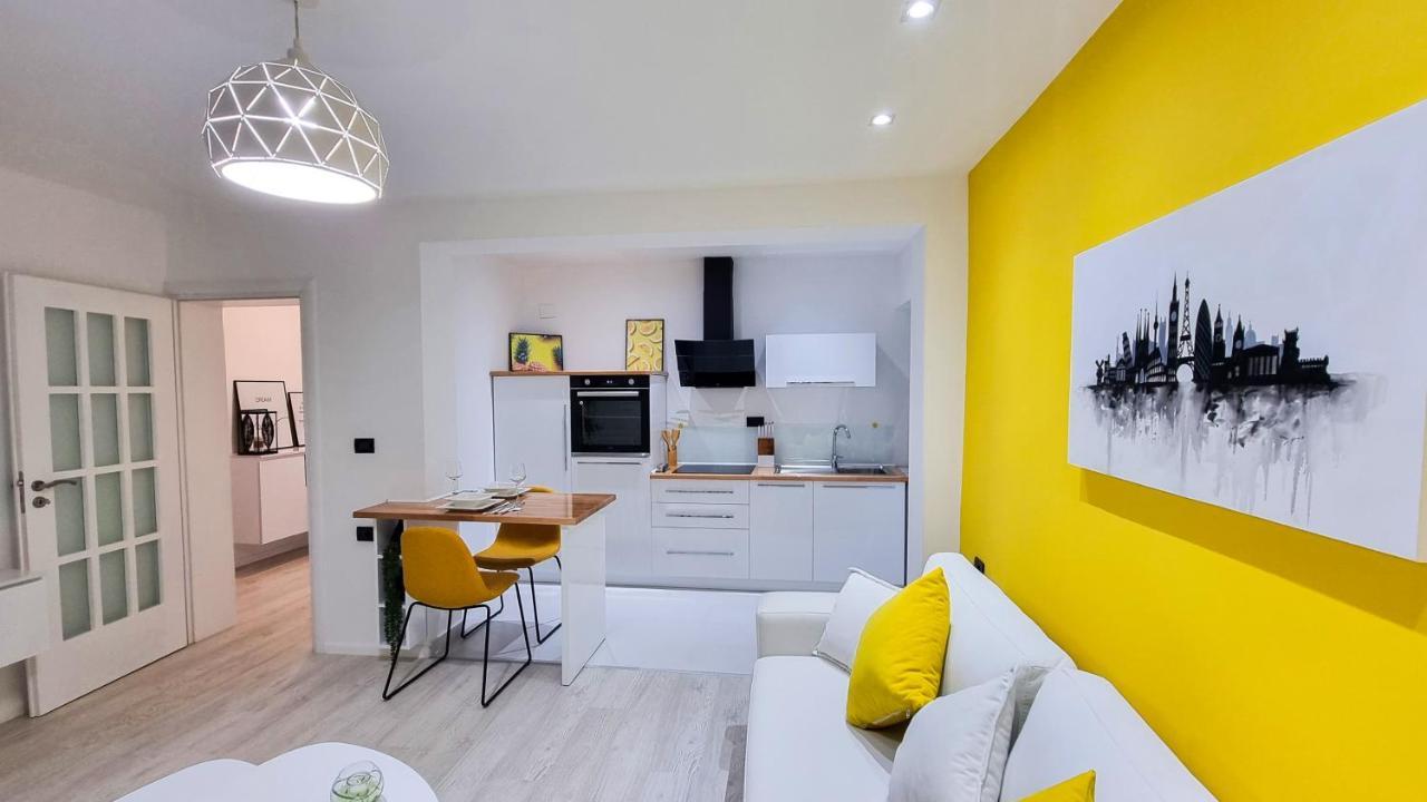 'The Yellow' Condo Berat Exterior photo